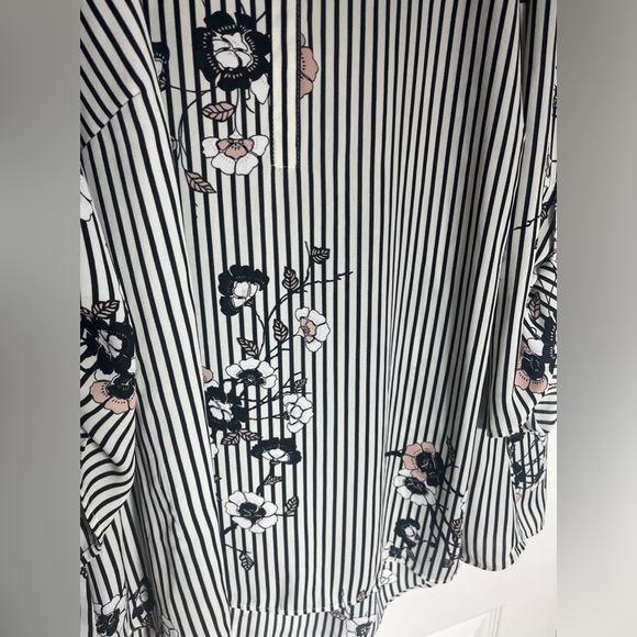 Black Rainn Plus Size y2k 3/4th button back long sleeve tunic top size 3x - Picture 4 of 9